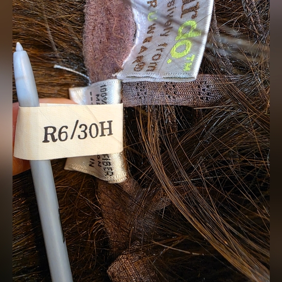 Women's HAIRUWEAR WIG Free Shipping - Picture 12 of 15